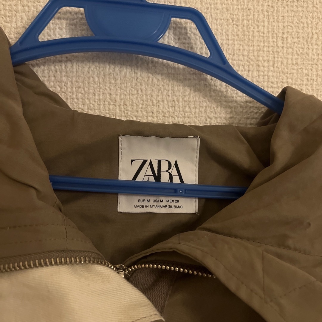 ZARA(ザラ)のZARA ザラ　ジャケット　パーカー レディースのジャケット/アウター(ナイロンジャケット)の商品写真