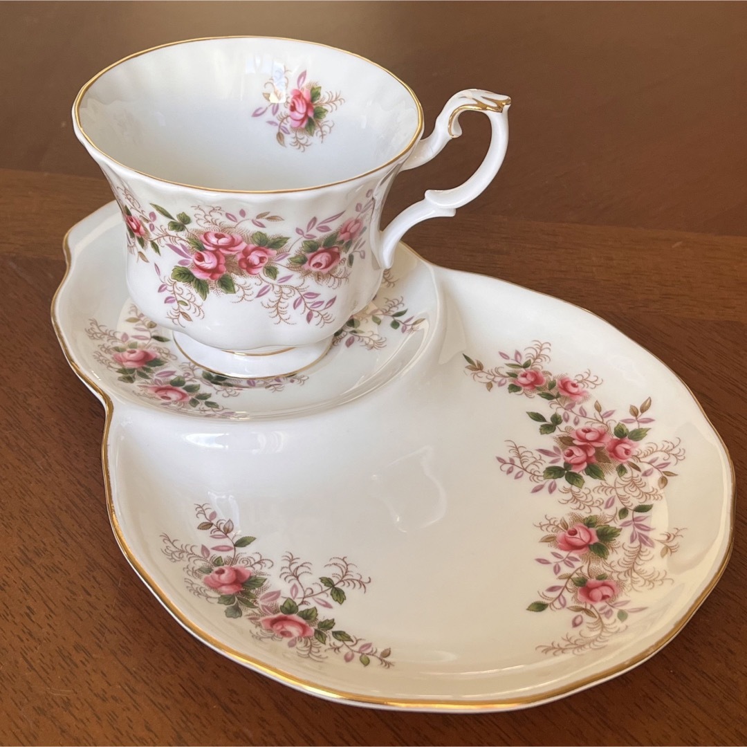 ROYAL ALBERT(ロイヤルアルバート)の【美品】ロイヤルアルバート★ラベンダーローズ★テニスセット インテリア/住まい/日用品のキッチン/食器(食器)の商品写真