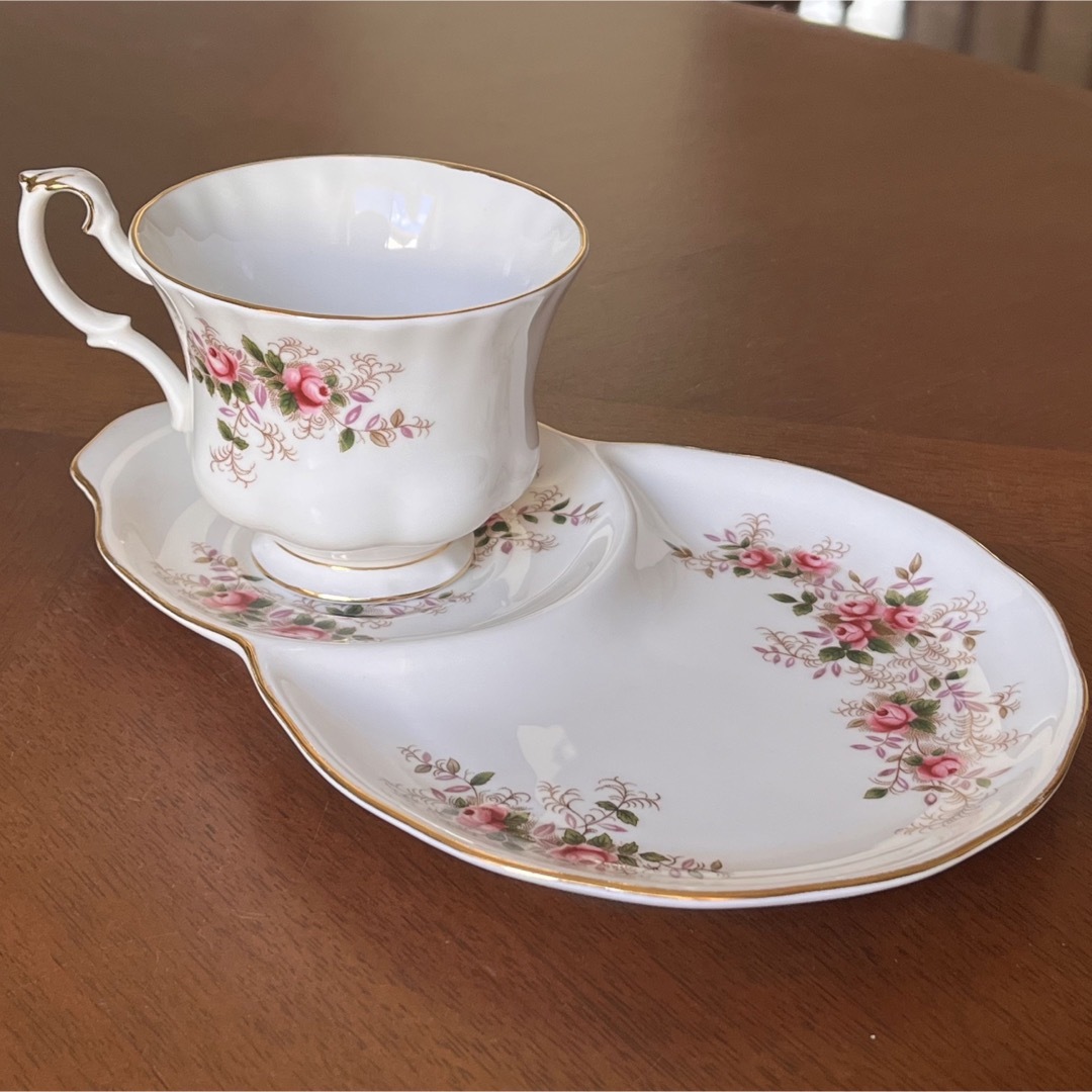 ROYAL ALBERT(ロイヤルアルバート)の【美品】ロイヤルアルバート★ラベンダーローズ★テニスセット インテリア/住まい/日用品のキッチン/食器(食器)の商品写真