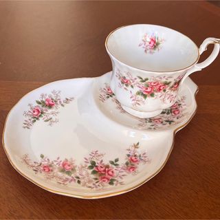 ロイヤルアルバート(ROYAL ALBERT)の【美品】ロイヤルアルバート★ラベンダーローズ★テニスセット(食器)