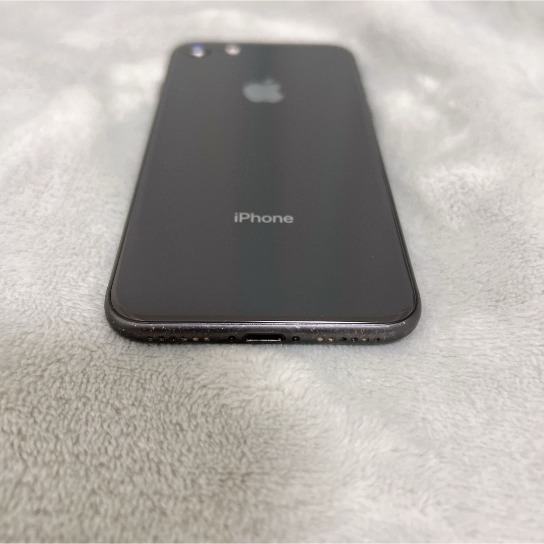 iPhone8 64GB Space Gray スマホ/家電/カメラのスマートフォン/携帯電話(スマートフォン本体)の商品写真