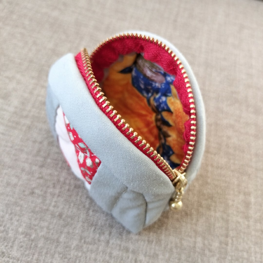 【ハンドメイド】小物入れ ポーチ  小銭入れ パッチワーク ハンドメイドのファッション小物(ポーチ)の商品写真