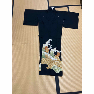着物 黒留袖 正絹 訳アリ 岩波に飛躍する鶴 材料用(着物)
