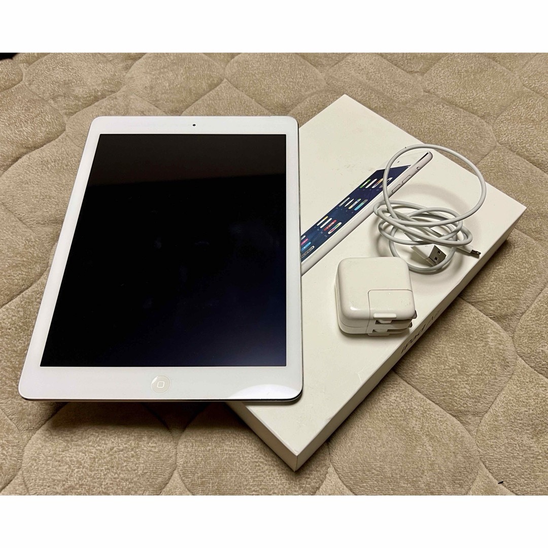 【美品】iPad Air セルラーモデル Softbank 64GBモデル番号MD796JA