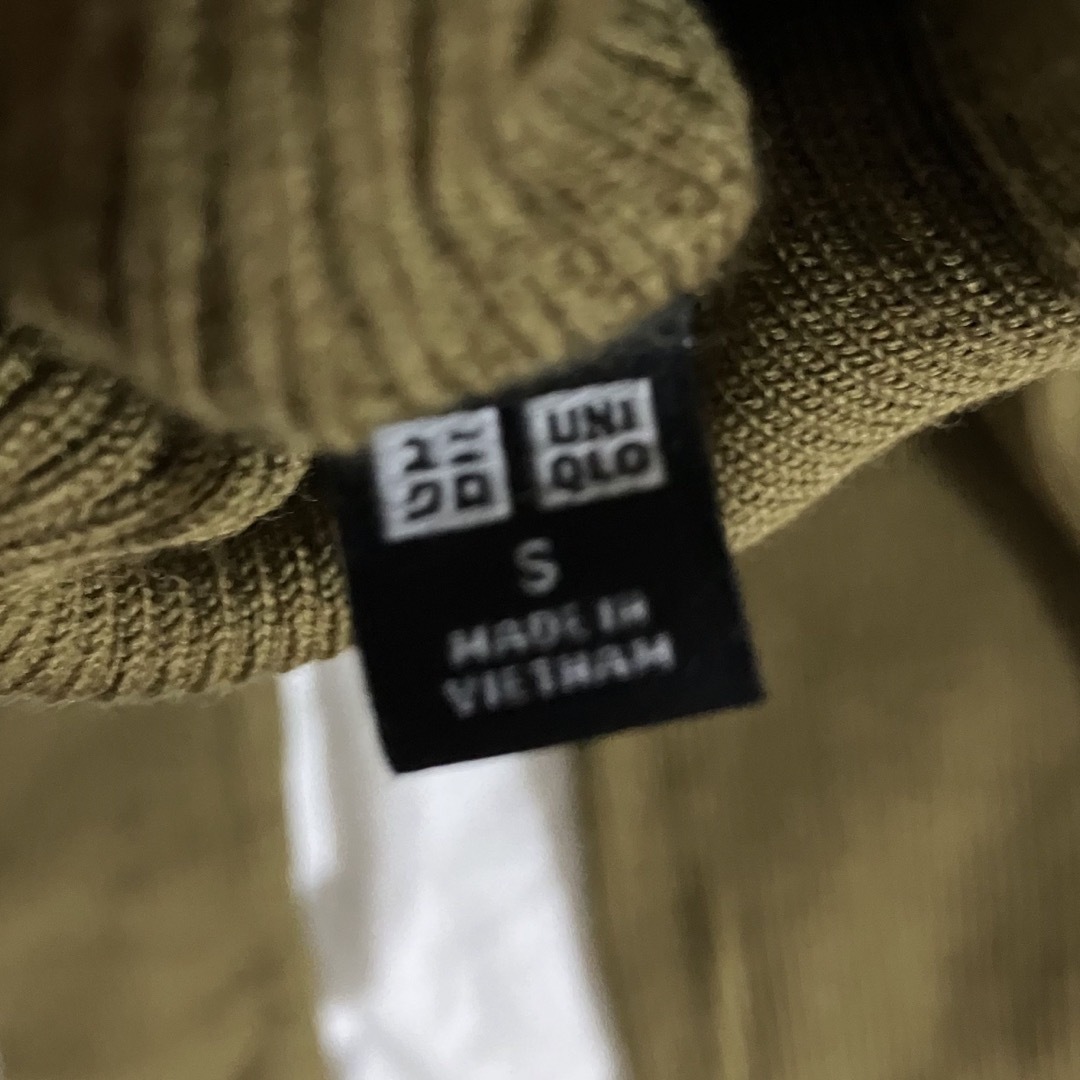 UNIQLO(ユニクロ)のUNIQLO くすみイエロータートルネックニット　 レディースのトップス(ニット/セーター)の商品写真