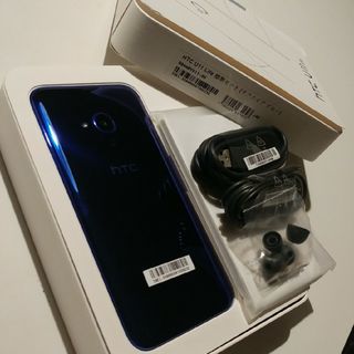 ハリウッドトレーディングカンパニー(HTC)のHTC U11 life サファイアブルー 国内版 64GB 本体+付属品一式(スマートフォン本体)