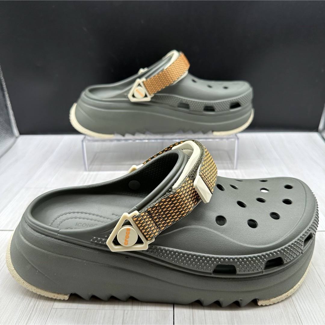 crocs(クロックス)の【美品】crocs クロックス 26 サンダル 厚底 カーキ メンズの靴/シューズ(サンダル)の商品写真