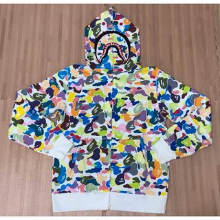 新品未使用　A BATHING APE アベイシングエイプ　パーカー