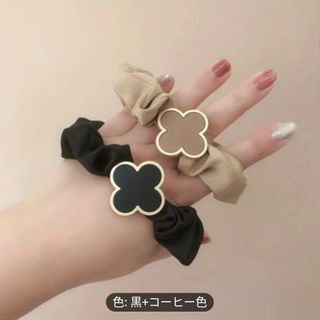 ヴァンクリーフアンドアーペル(Van Cleef & Arpels)のかわいい☆シュシュ  お花モチーフ(ヘアゴム/シュシュ)