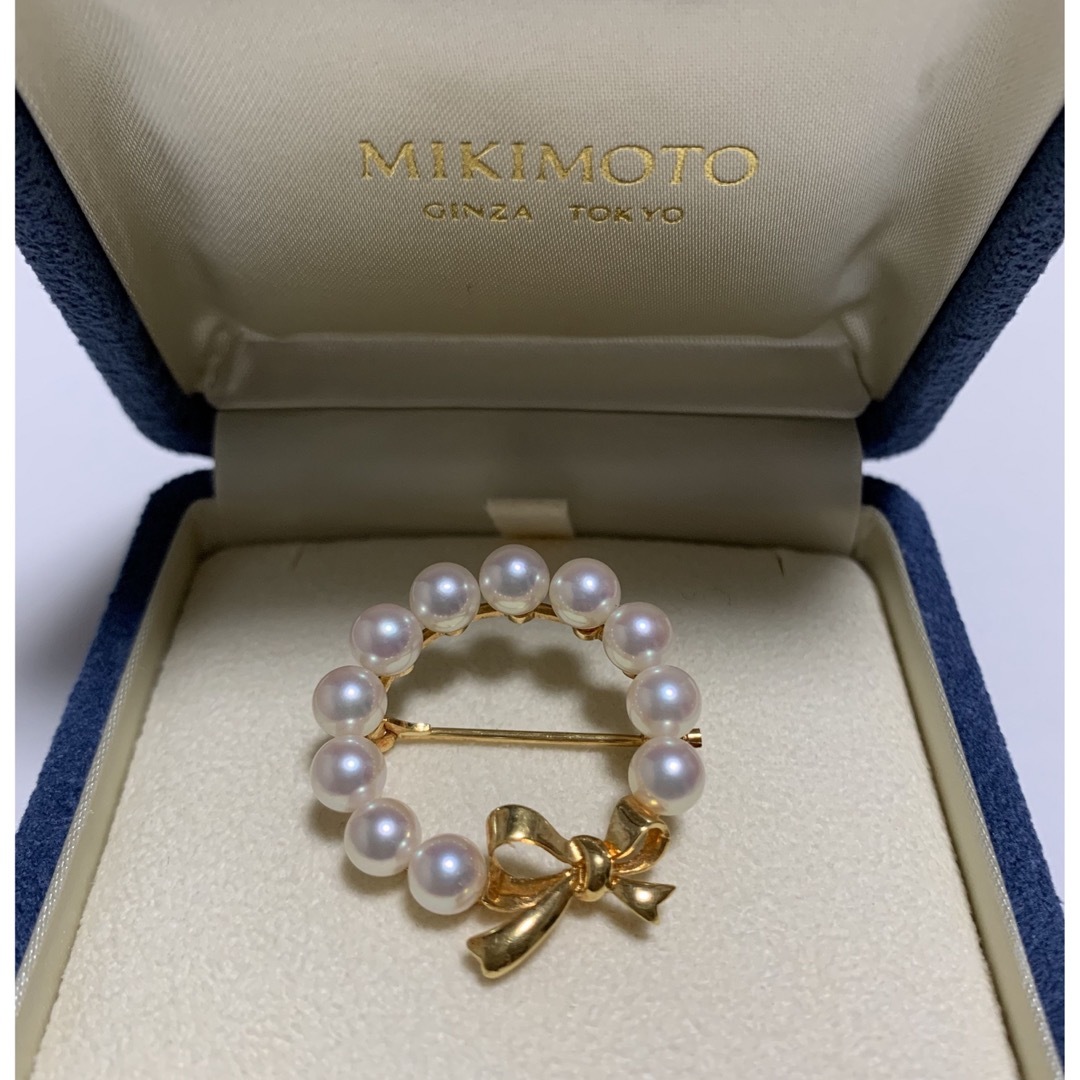 MIKIMOTO(ミキモト)のミキモト  K18 ベビーパール パールブローチ リボンリース  レディースのアクセサリー(ブローチ/コサージュ)の商品写真