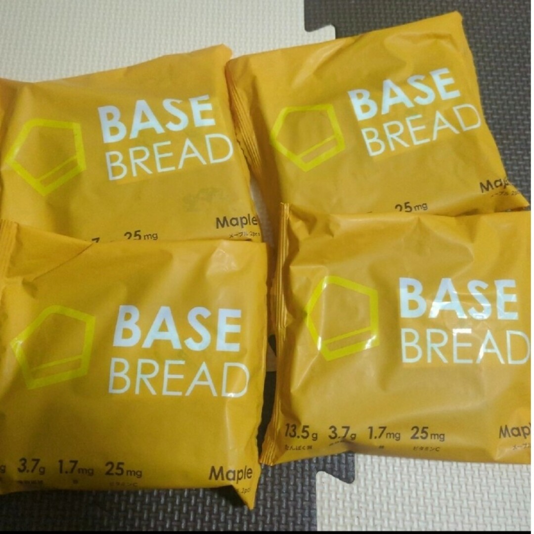 ベースフードBASEBREADメープル 4個 食品/飲料/酒の食品(パン)の商品写真