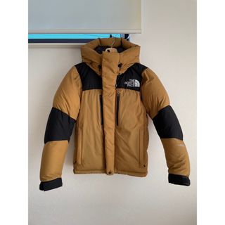 ノースフェイス(THE NORTH FACE) ベージュ ダウンジャケット