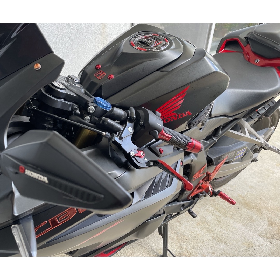 ホンダ(ホンダ)のHONDA タンク ステッカー cbr250rr mc51 タンクパッド 自動車/バイクのバイク(ステッカー)の商品写真