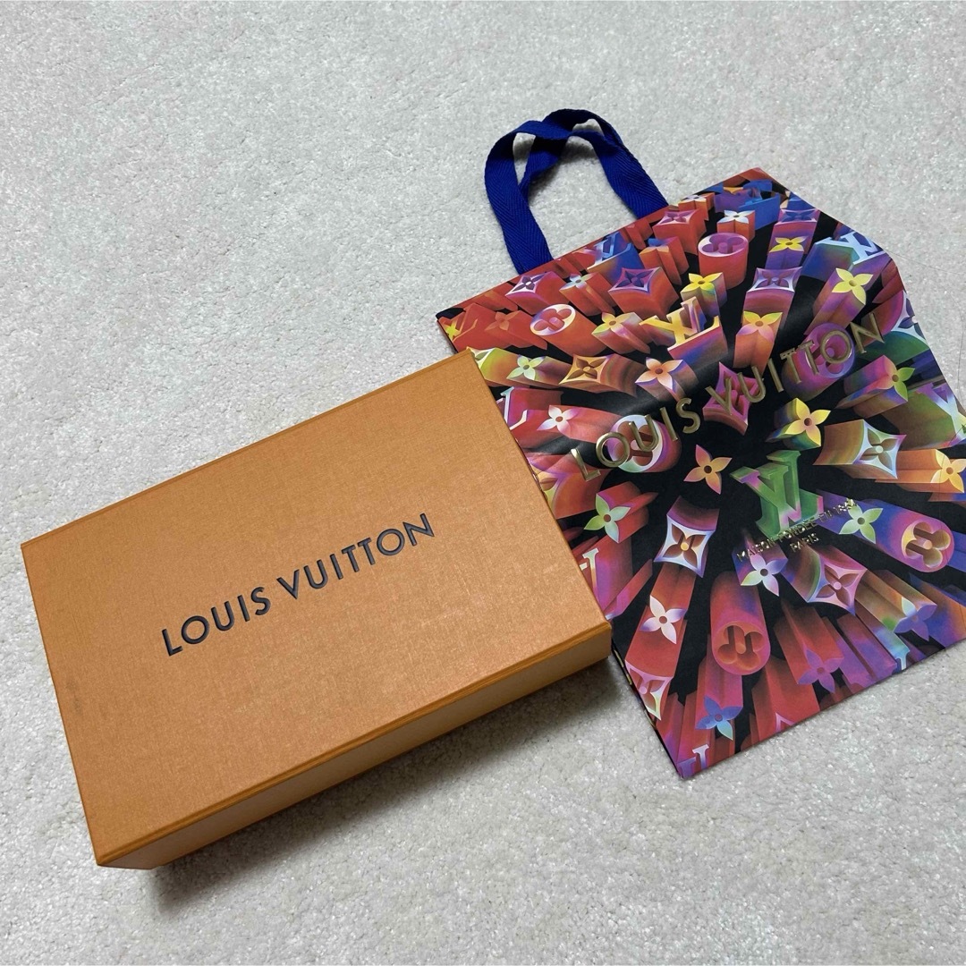 LOUIS VUITTON(ルイヴィトン)のルイヴィトン★マフラー レディースのファッション小物(マフラー/ショール)の商品写真