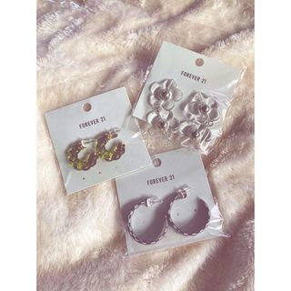 フォーエバートゥエンティーワン(FOREVER 21)のForever 21 フォーエバー21 ピアス　（アクセサリー）(ピアス)