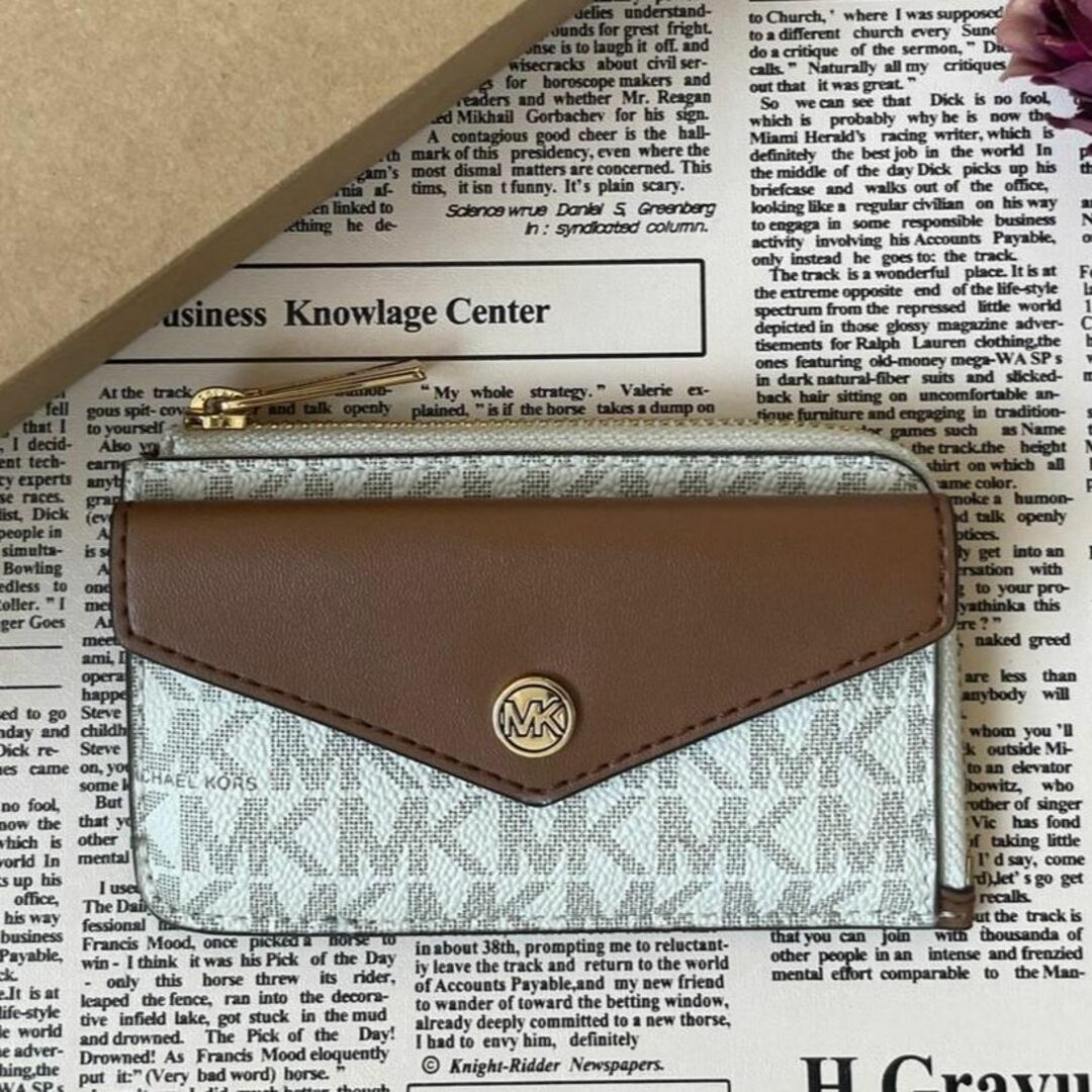 MICHAEL KORS コインケース 小銭入れ 財布 シグネチャー バニラ新品未使用⭐サイズ