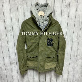 トミーヒルフィガー(TOMMY HILFIGER)の美品！TOMMY HILFIGER 一体型迷彩フードジャケット！スリランカ製！(ミリタリージャケット)