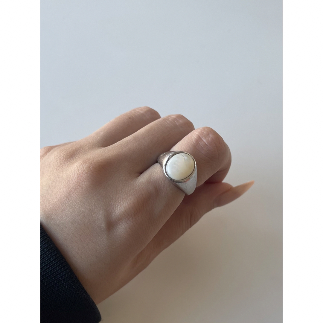 TOM WOOD(トムウッド)のパプル様専用　TOM WOOD Ring パール　ホワイト　リング　トムウッド メンズのアクセサリー(リング(指輪))の商品写真