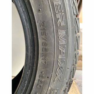 ダンロップ(DUNLOP)の215/60R17スタッドレスタイヤ(タイヤ)