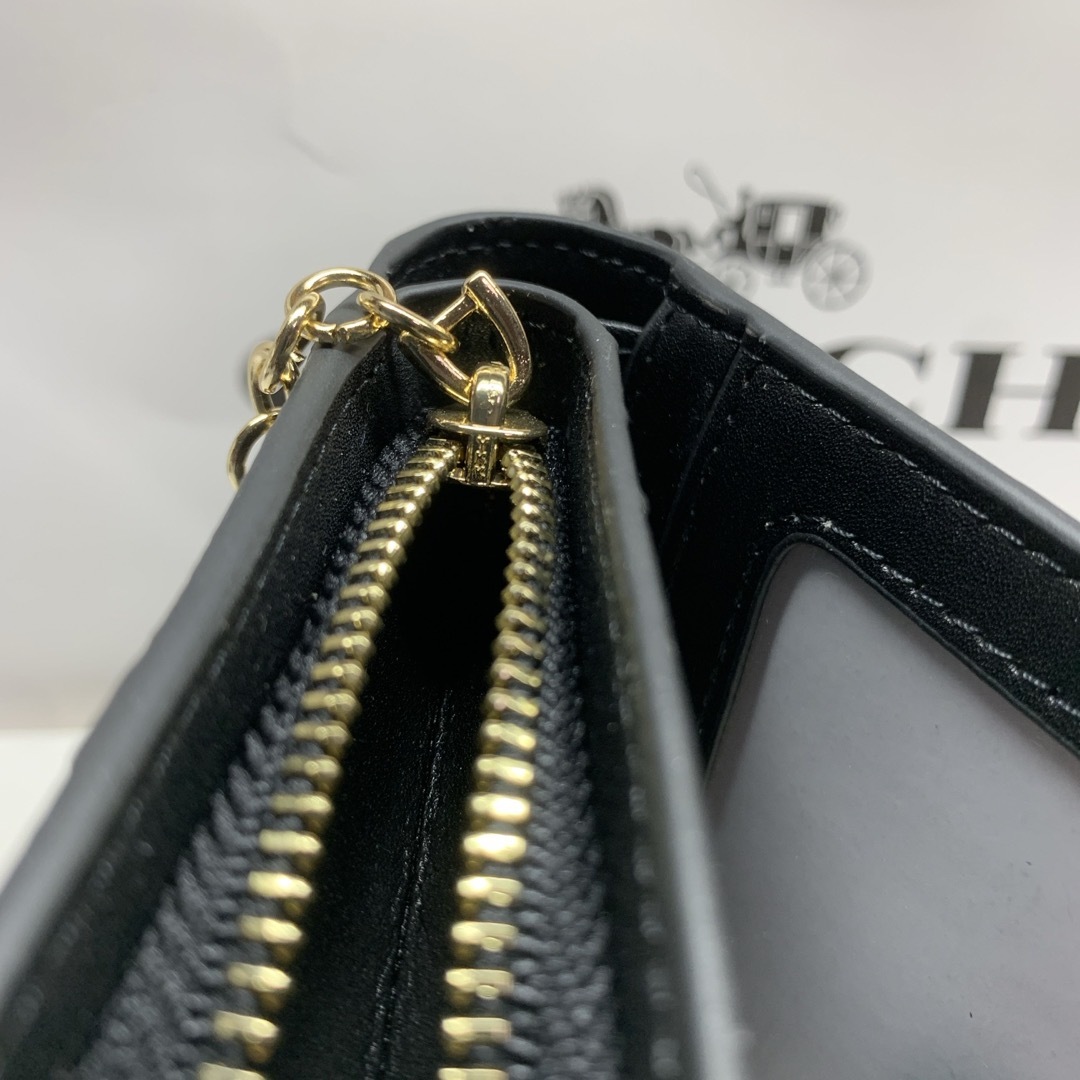 新品未使用 COACH 二つ折り財布 エンボス加工 スモールC7353