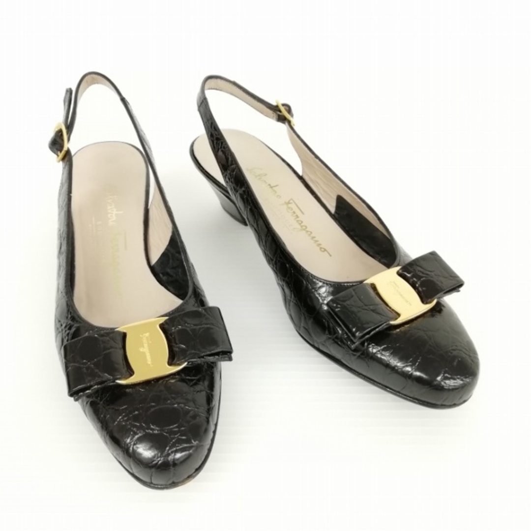 Salvatore Ferragamo - ヴァラ リボン クロコ型押し パンプス バック