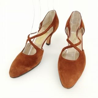 サルヴァトーレフェラガモ(Salvatore Ferragamo)の美品 セパレート クロスストラップ スウェード パンプス 6.5 C ブラウン(ハイヒール/パンプス)