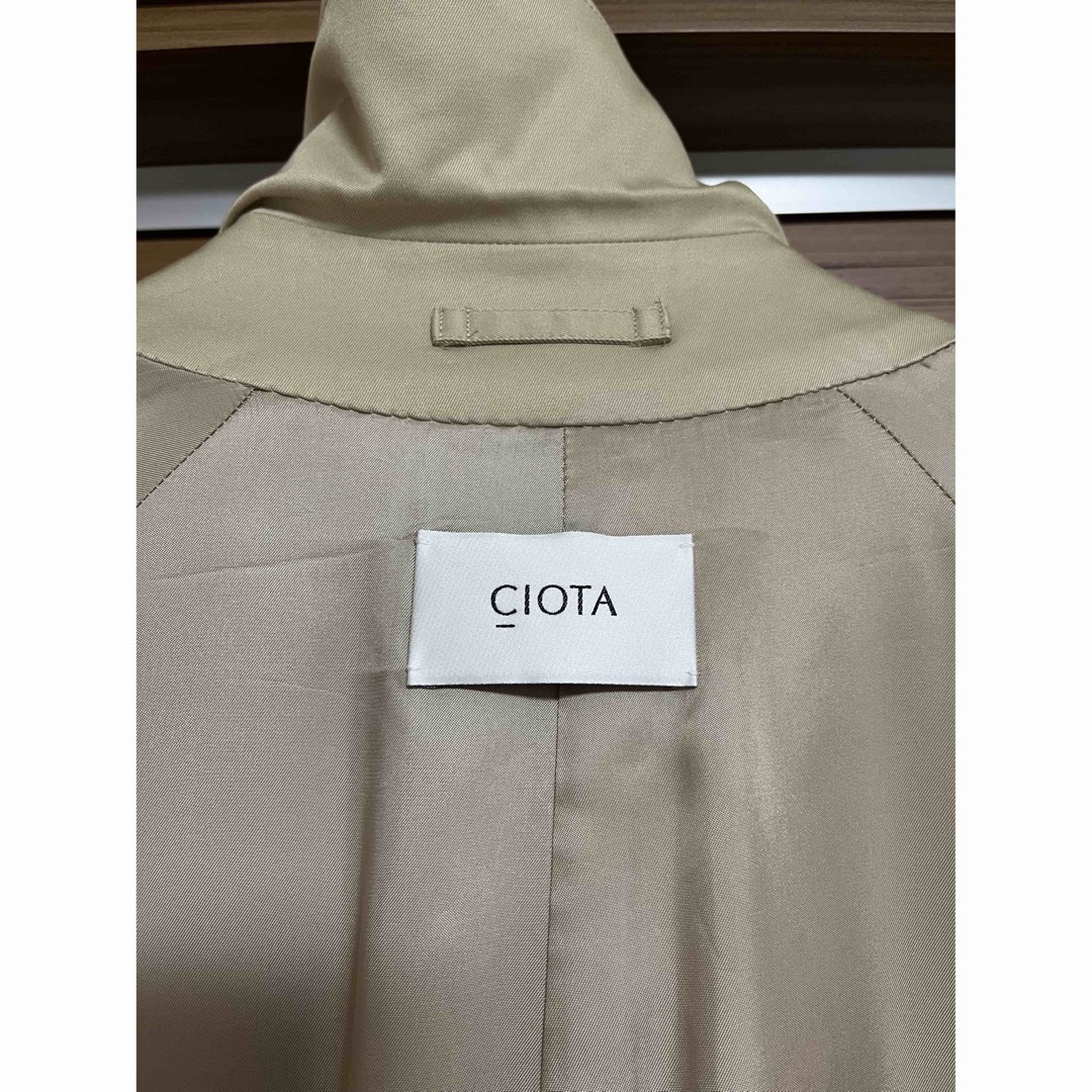 COMOLI(コモリ)のciota スビンコットンギャバジンバルマカンコート(BEIGE) サイズ4 メンズのジャケット/アウター(ステンカラーコート)の商品写真