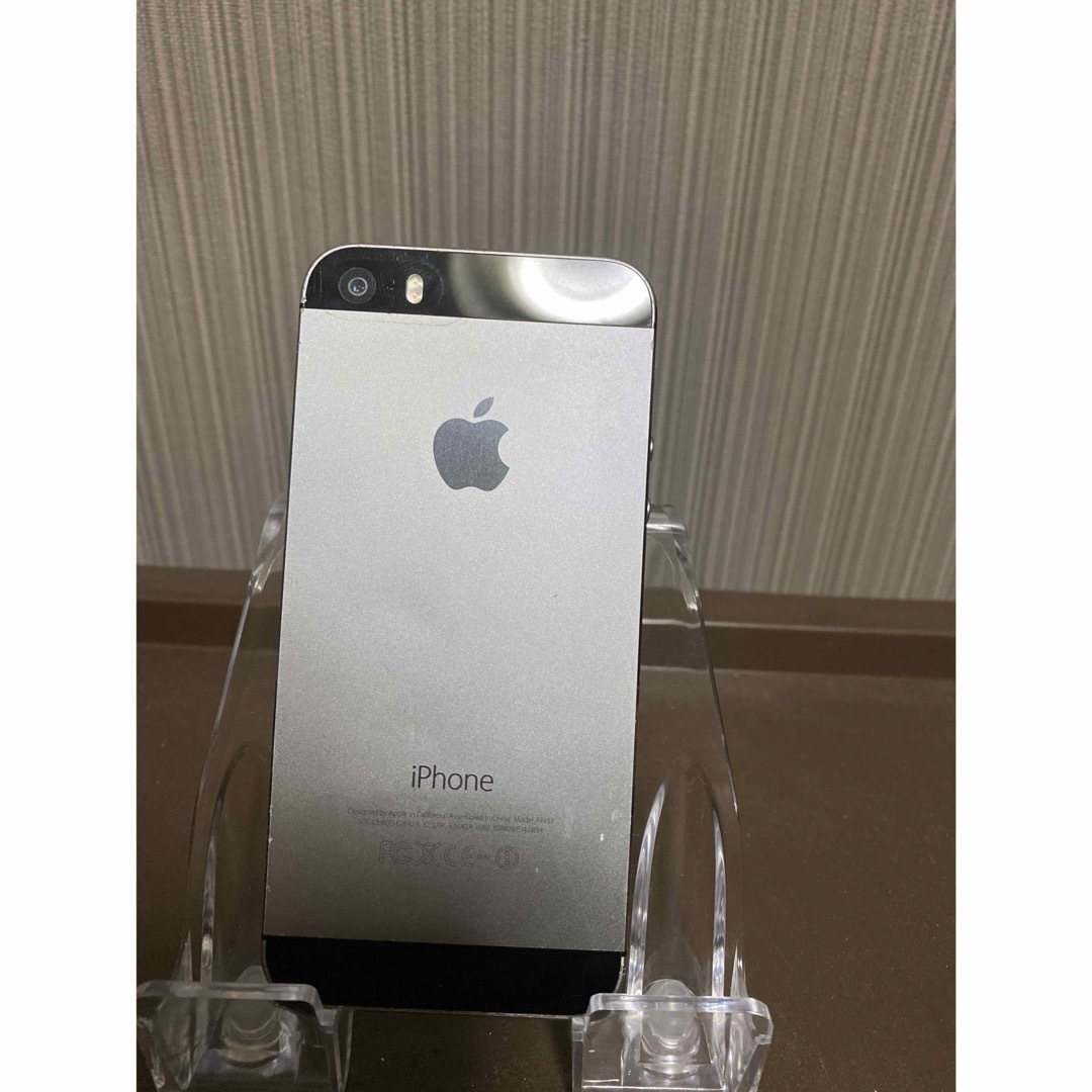 Apple(アップル)のiPhone5S 黒 スマホ/家電/カメラのスマートフォン/携帯電話(スマートフォン本体)の商品写真