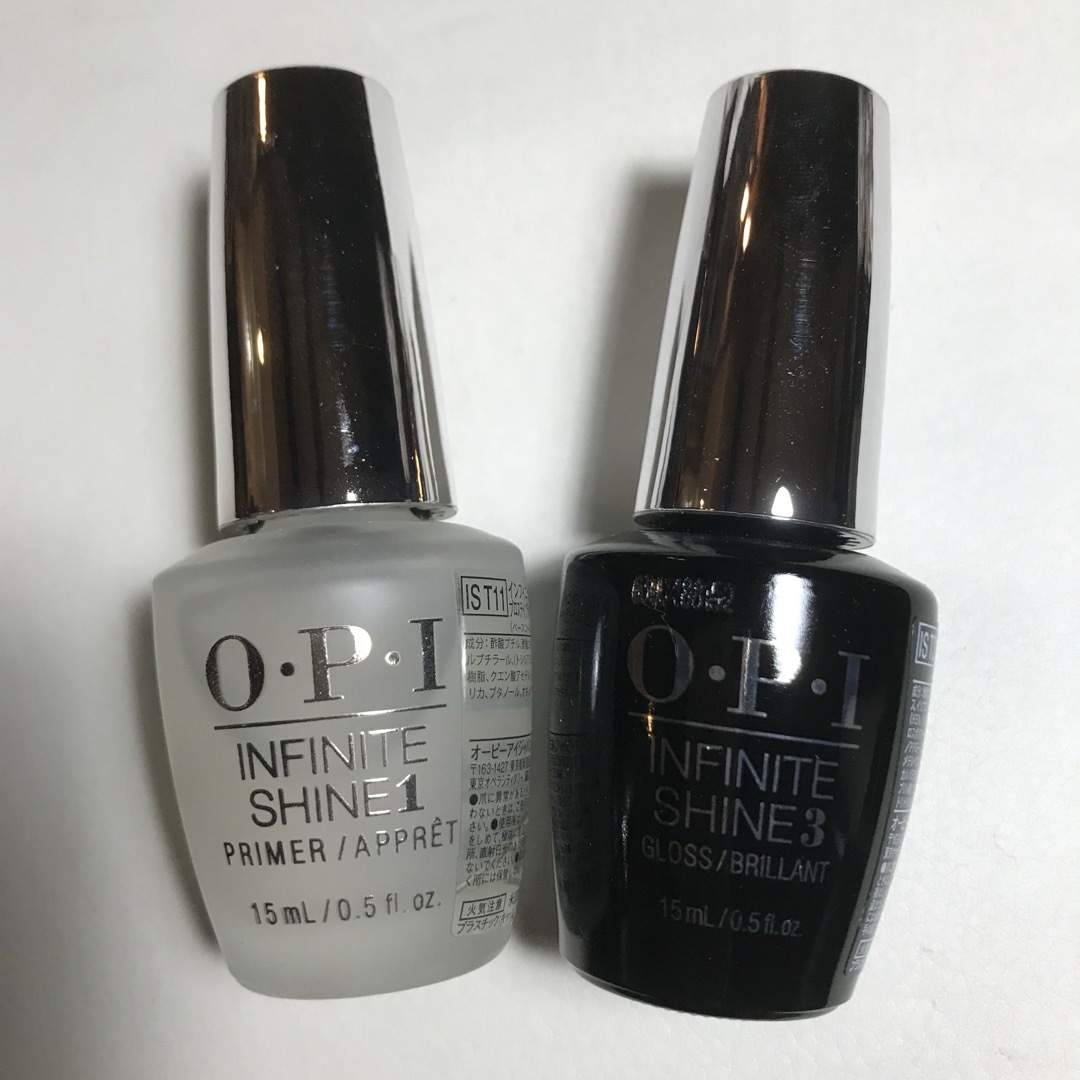 OPI(オーピーアイ)の２本セット　OPIインフィニットシャイン　ベース＆トップコート　新品未使用未開封 コスメ/美容のネイル(ネイルトップコート/ベースコート)の商品写真