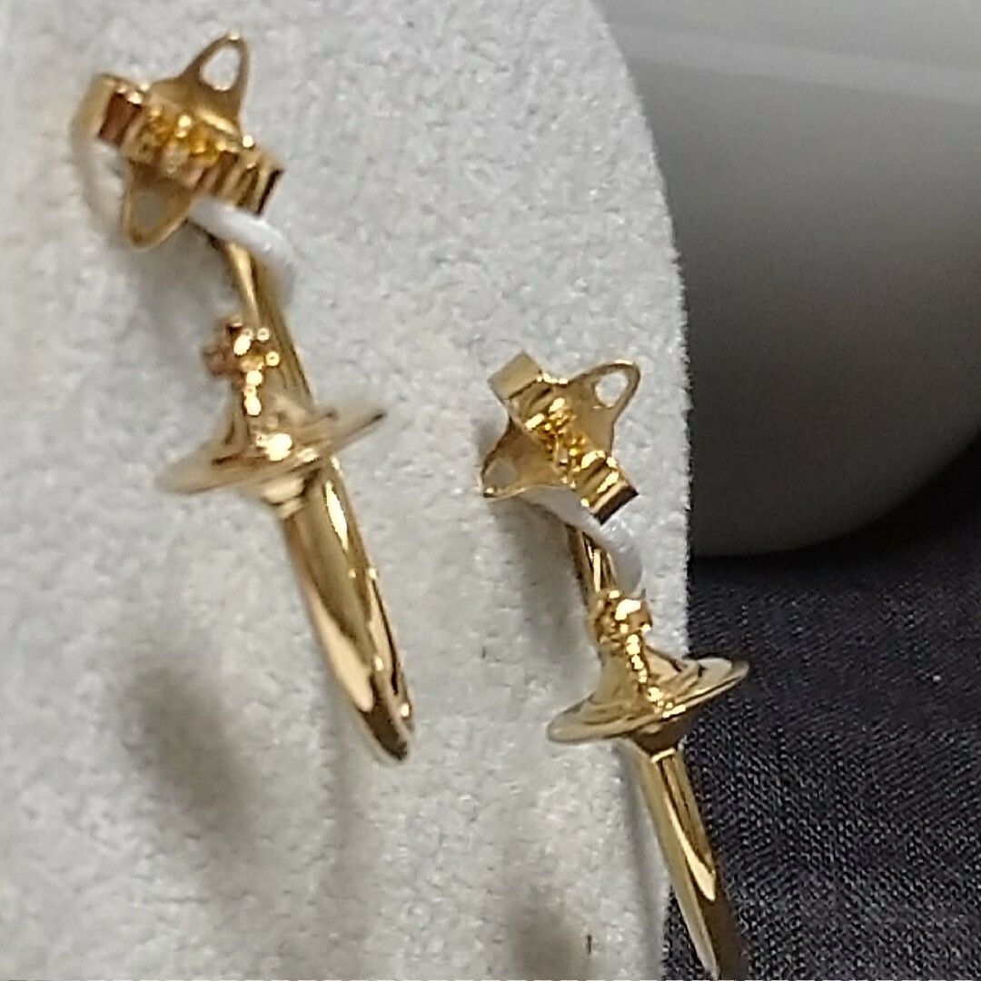 Vivienne Westwood(ヴィヴィアンウエストウッド)のvivienne westwood ローズマリー スモール ピアス GLD レディースのアクセサリー(ピアス)の商品写真