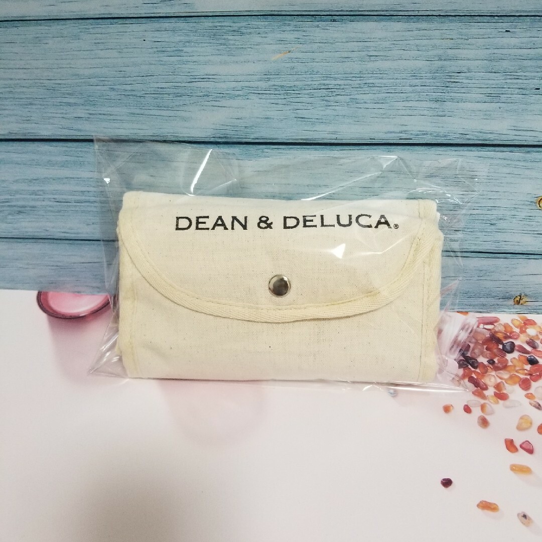 DEAN & DELUCA(ディーンアンドデルーカ)の【新品】DEAN＆DELUCA　折りたたみエコバッグ　ナチュラル レディースのバッグ(エコバッグ)の商品写真