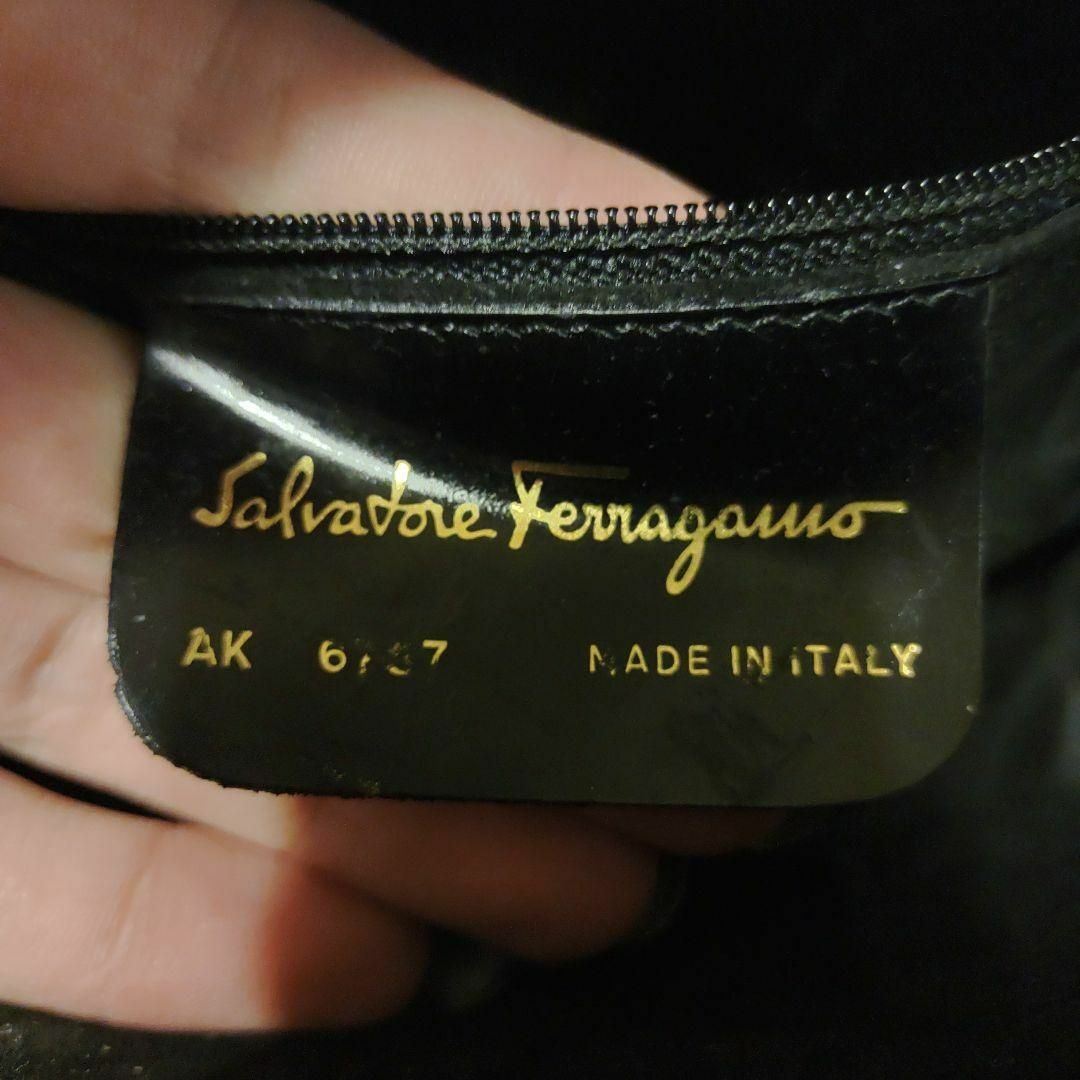 Salvatore Ferragamo(サルヴァトーレフェラガモ)のH4超美品　希少　本革クロコ　フェラガモ　ショルダーバッグ　ガンチーニ　2way レディースのバッグ(ハンドバッグ)の商品写真