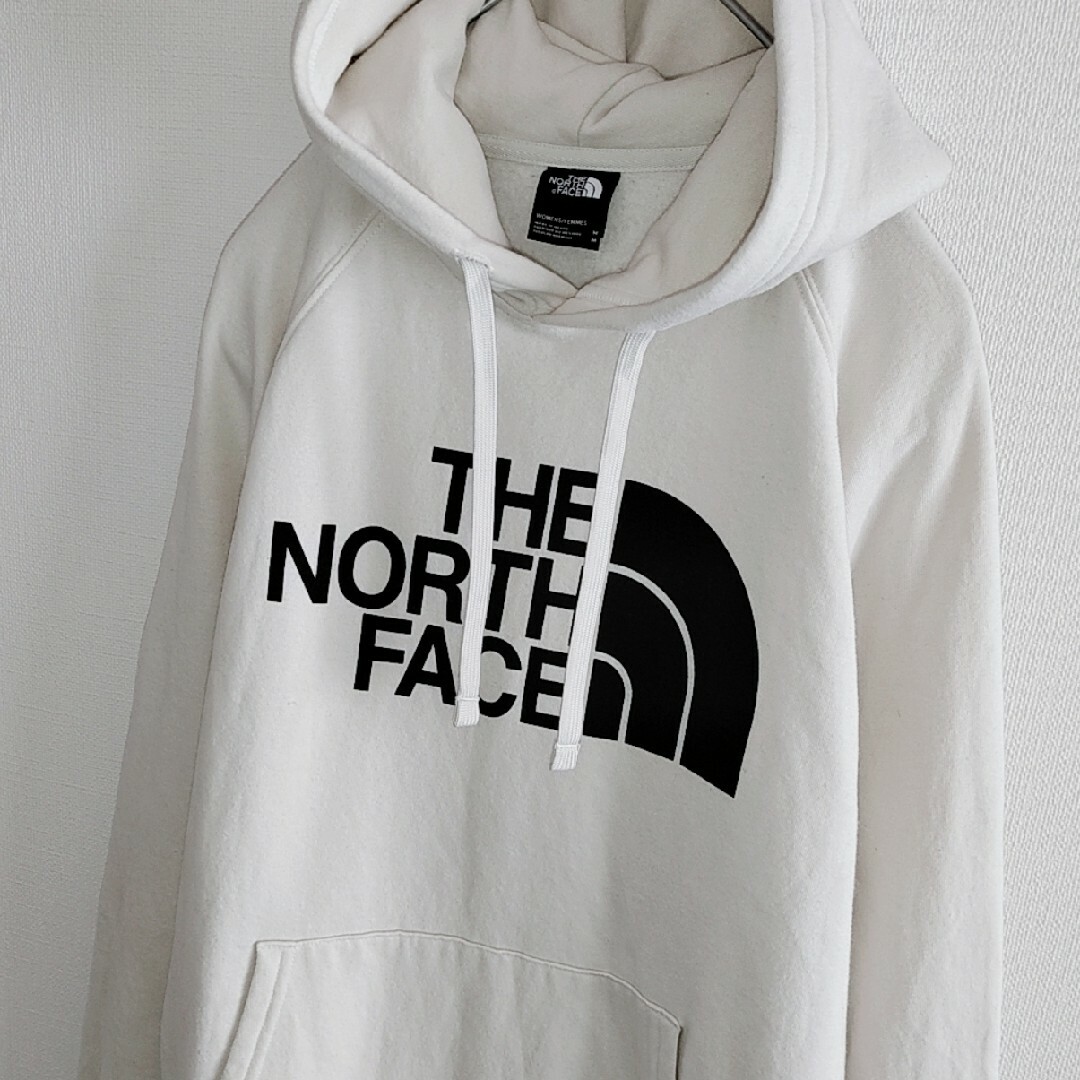 THE NORTH FACE(ザノースフェイス)のノースフェイス　スウェット　プルオーバー　パーカー　Mサイズ　アイボリー　裏起毛 レディースのトップス(パーカー)の商品写真