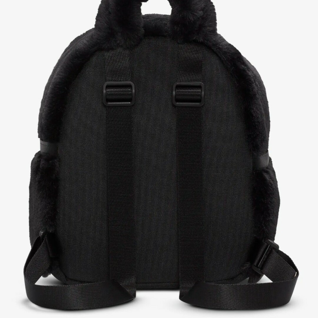 NIKE(ナイキ)の新品 ナイキ 黒 6L バッグ フェイクファー リュック バッグパック レディースのバッグ(リュック/バックパック)の商品写真