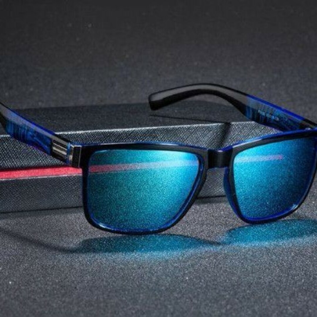 T420 新品 送料込み 偏光サングラス ノーブランド青 レディースのファッション小物(サングラス/メガネ)の商品写真