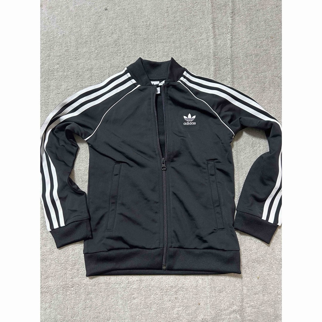 adidas(アディダス)のアディダス ジャージ130cm 黒 キッズ/ベビー/マタニティのキッズ服男の子用(90cm~)(その他)の商品写真