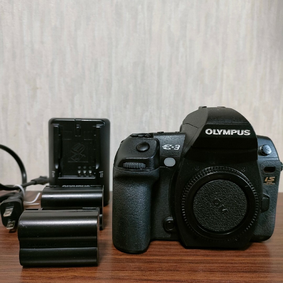 OLYMPUS(オリンパス)のオリンパス デジタル一眼レフカメラ E3 ボディー OLYMPUS スマホ/家電/カメラのカメラ(デジタル一眼)の商品写真