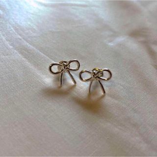 ロキエ(Lochie)の୨୧ Vintage rétro Ribbon Mini Pierce (ピアス)