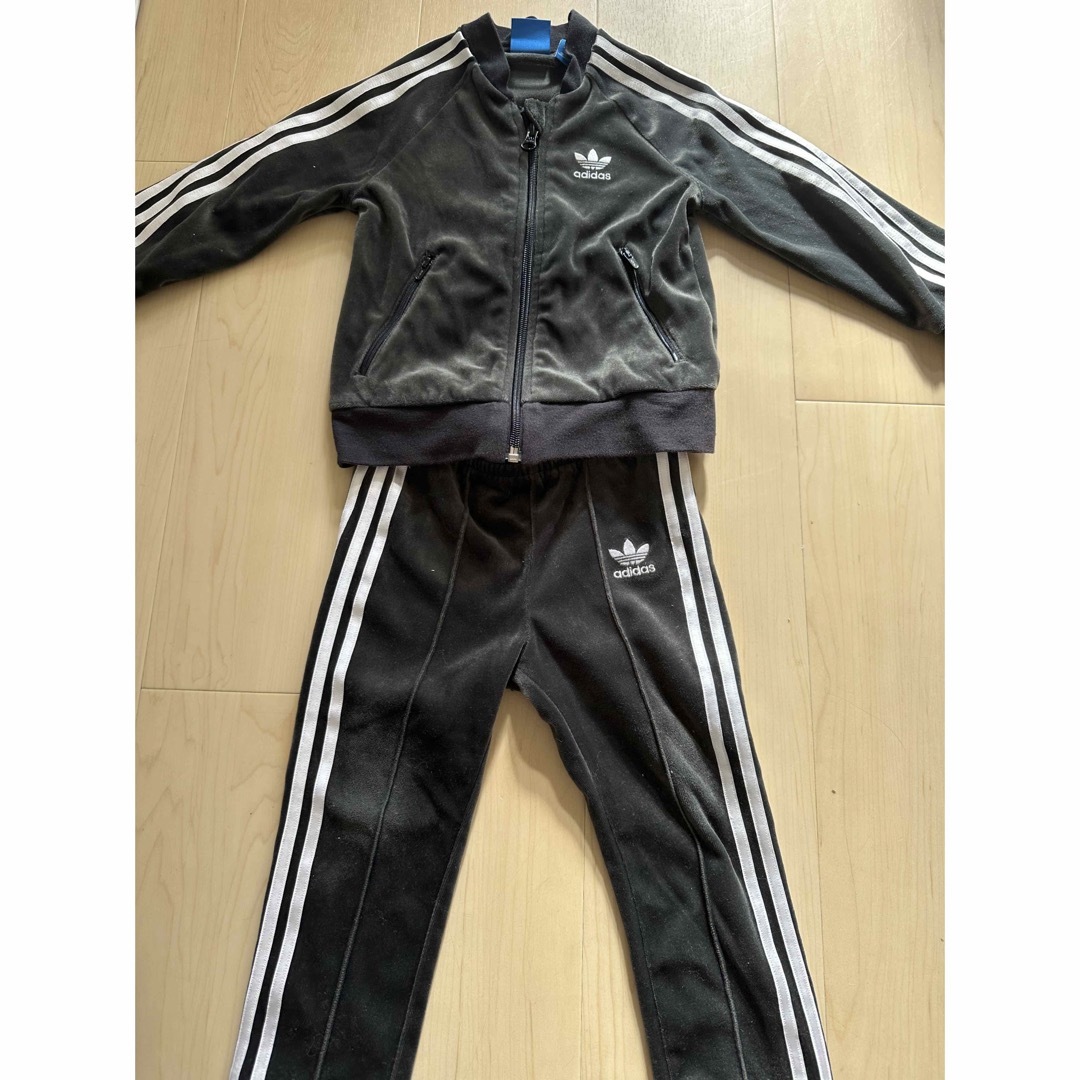 Originals（adidas）(オリジナルス)のadidas originals ベビーセットアップ ベロア 90cm キッズ/ベビー/マタニティのキッズ服男の子用(90cm~)(ジャケット/上着)の商品写真