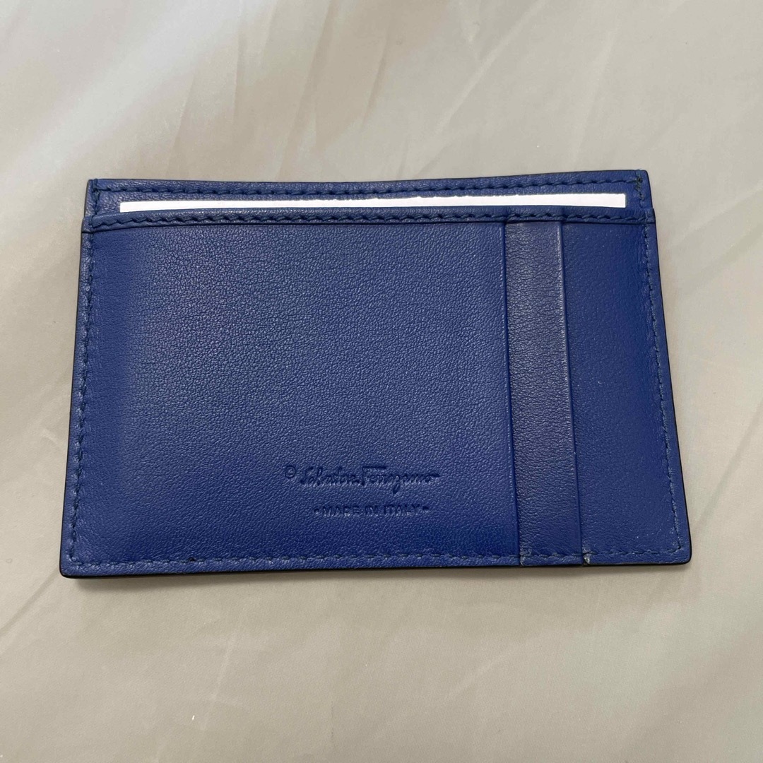 Salvatore Ferragamo(サルヴァトーレフェラガモ)のSalvatore Ferragamo カードケース  メンズのファッション小物(名刺入れ/定期入れ)の商品写真