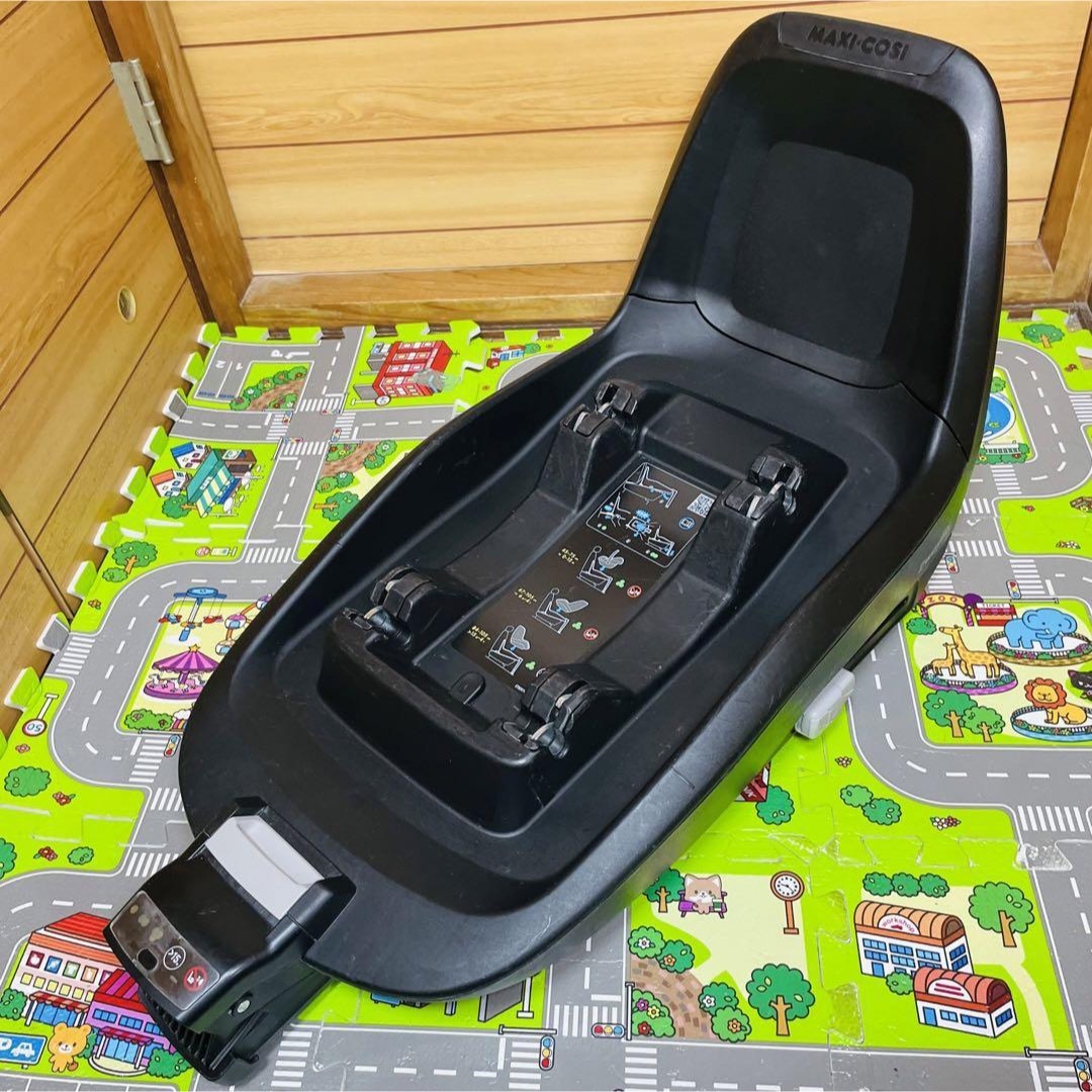 即決 美品 マキシコシ 2wayfix ISOFIX ベース - 外出/移動用品