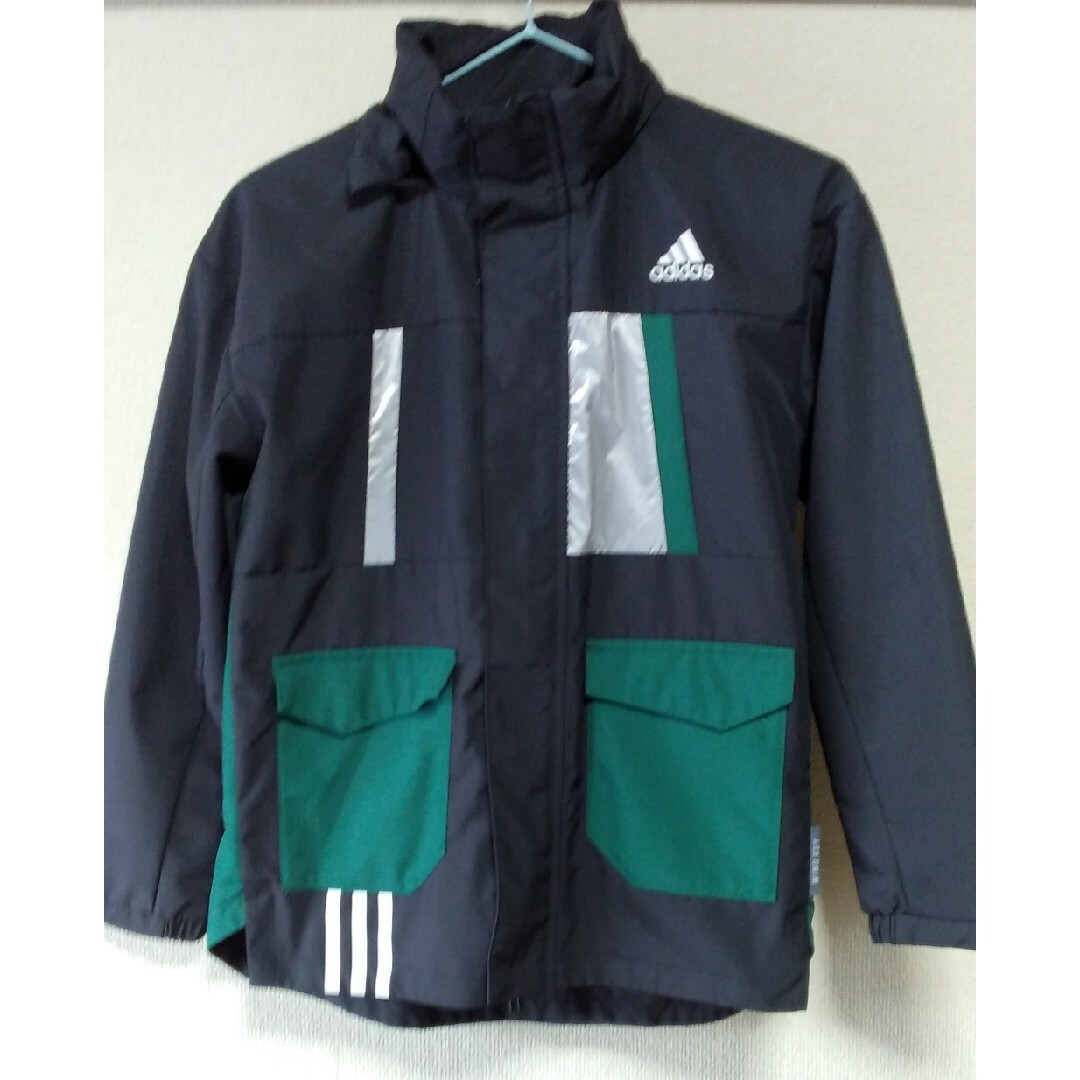 adidas(アディダス)の《140》adidas　アウター　ジャンパー キッズ/ベビー/マタニティのキッズ服男の子用(90cm~)(ジャケット/上着)の商品写真