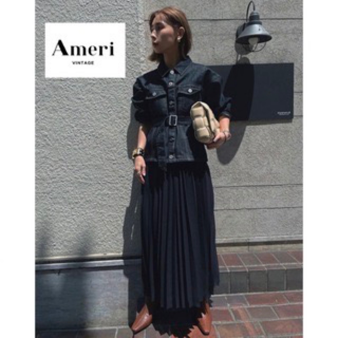 Ameri VINTAGE(アメリヴィンテージ)のAMERI ⭐︎ プリーツワンピース×デニムジャケット　セットアップ レディースのワンピース(ロングワンピース/マキシワンピース)の商品写真