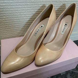 ダイアナ(DIANA)の美品❤️ダイアナ　DIANA 上品ピンクベージュ　パンプス(ハイヒール/パンプス)