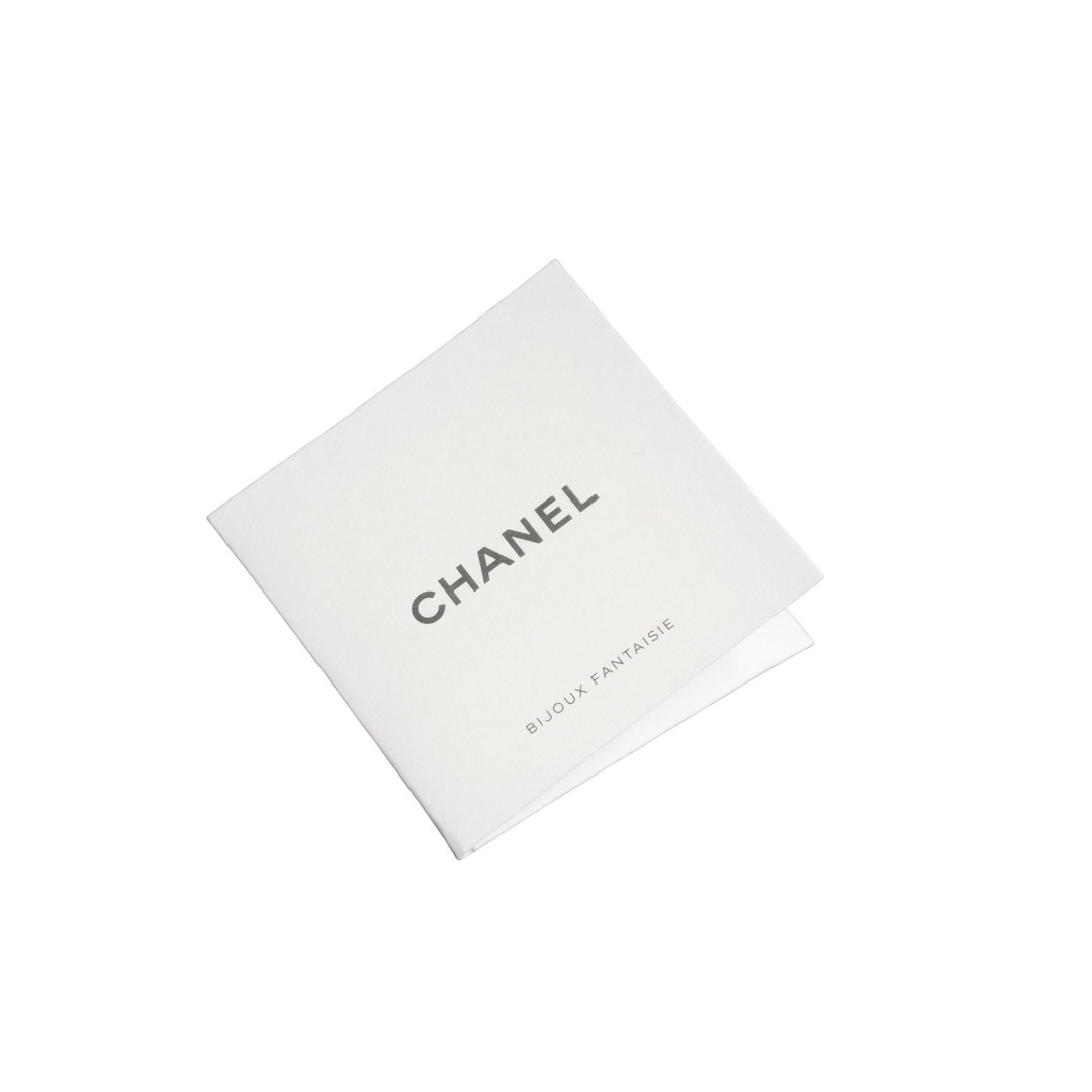 CHANEL(シャネル)の新品未使用 CHANEL シャネル ブローチ コサージュ 香水 ボトル型 ココマーク B23A ブラウン ゴールド金具 中古 57452 レディースのアクセサリー(ブローチ/コサージュ)の商品写真