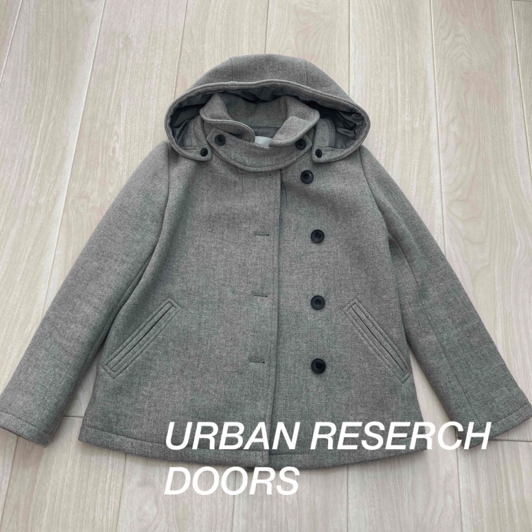 URBAN RESEARCH DOORS(アーバンリサーチドアーズ)のショールカラー　２WAY　ショートコート　アーバンリサーチドアーズ　グレー レディースのジャケット/アウター(ピーコート)の商品写真