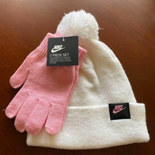 ナイキ(NIKE)のNIKE  帽子　手袋　セット　ジュニア　白、ピンク(帽子)