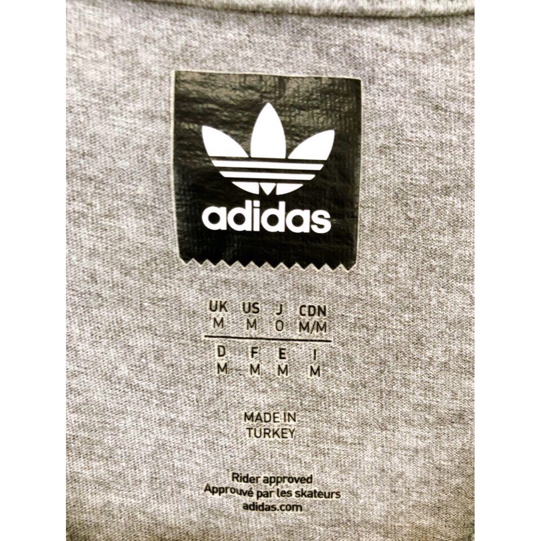 adidas(アディダス)のadidas　トレフォイル　Tシャツ　M　グレー　EU古着 メンズのトップス(Tシャツ/カットソー(半袖/袖なし))の商品写真