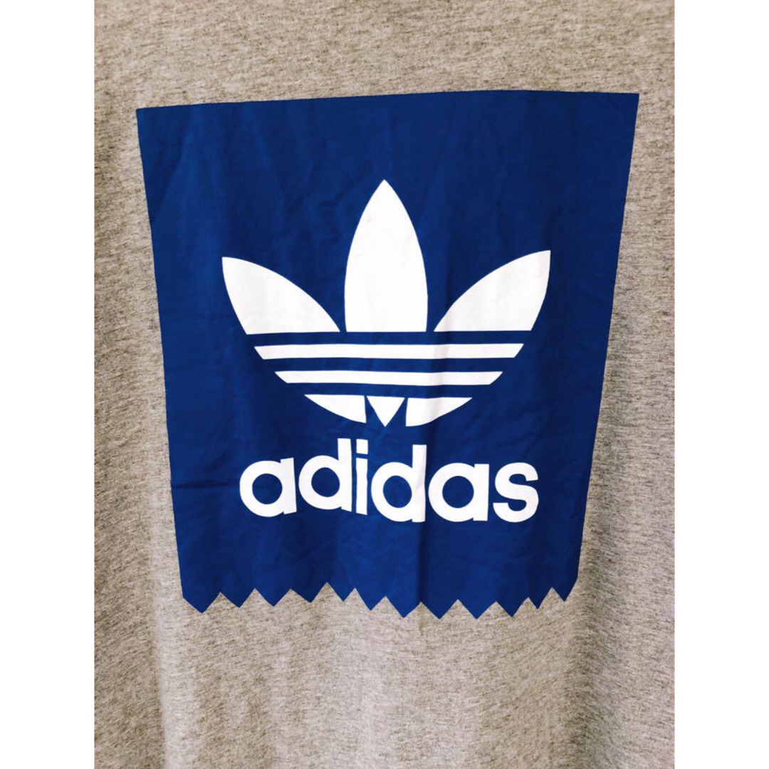 adidas(アディダス)のadidas　トレフォイル　Tシャツ　M　グレー　EU古着 メンズのトップス(Tシャツ/カットソー(半袖/袖なし))の商品写真