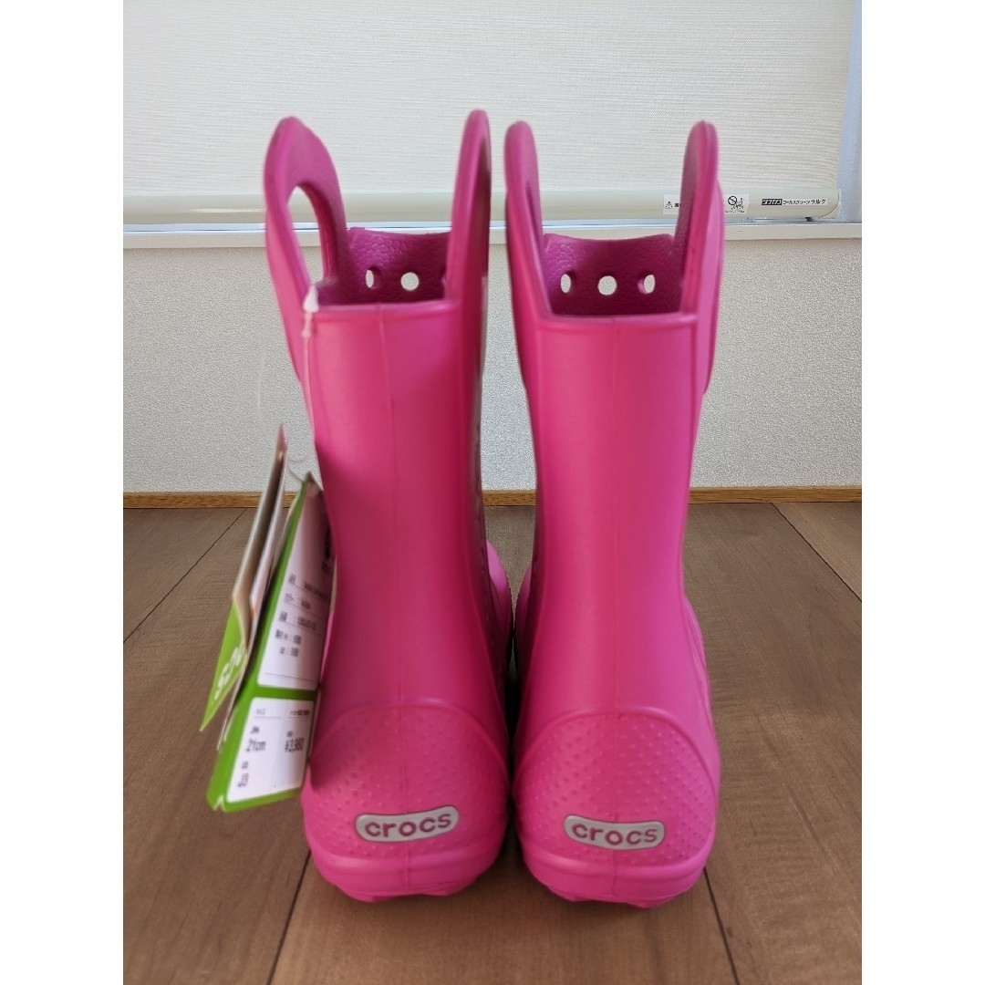 crocs(クロックス)の[新品未使用] crocs ハンドル付 レインブーツ J3  21cm キッズ/ベビー/マタニティのキッズ靴/シューズ(15cm~)(長靴/レインシューズ)の商品写真